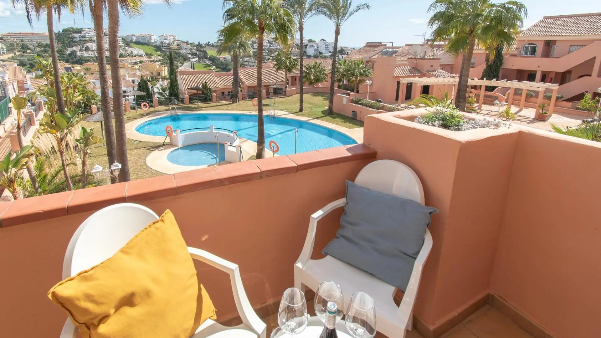 Sitio de Calahonda Family Duplex Riviera With Pool - Happy Rentals